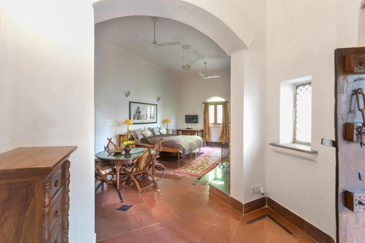 Hostie Chinar Haveli - Heritage Home With Pool, Gurgaon Eksteriør billede