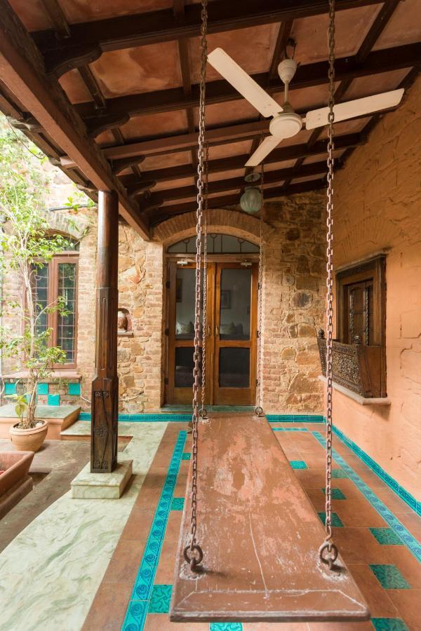 Hostie Chinar Haveli - Heritage Home With Pool, Gurgaon Eksteriør billede