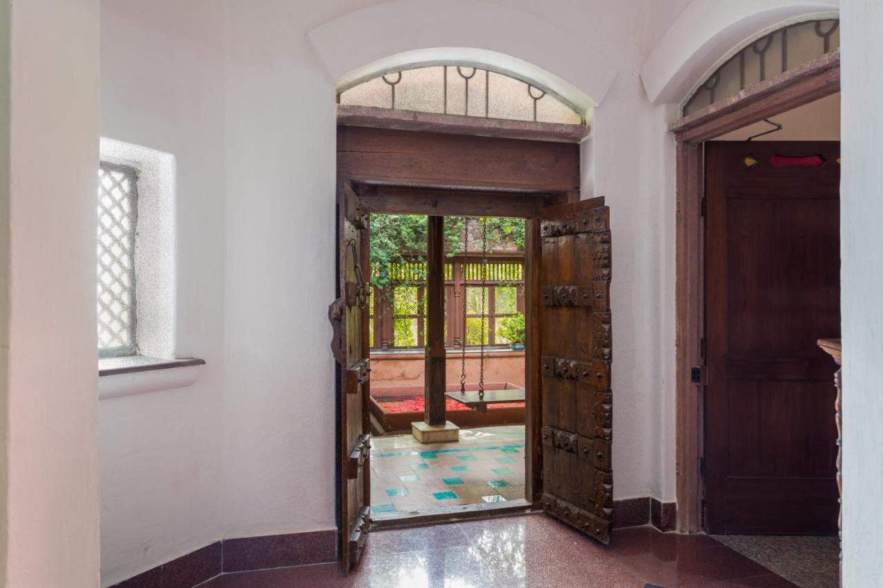 Hostie Chinar Haveli - Heritage Home With Pool, Gurgaon Eksteriør billede