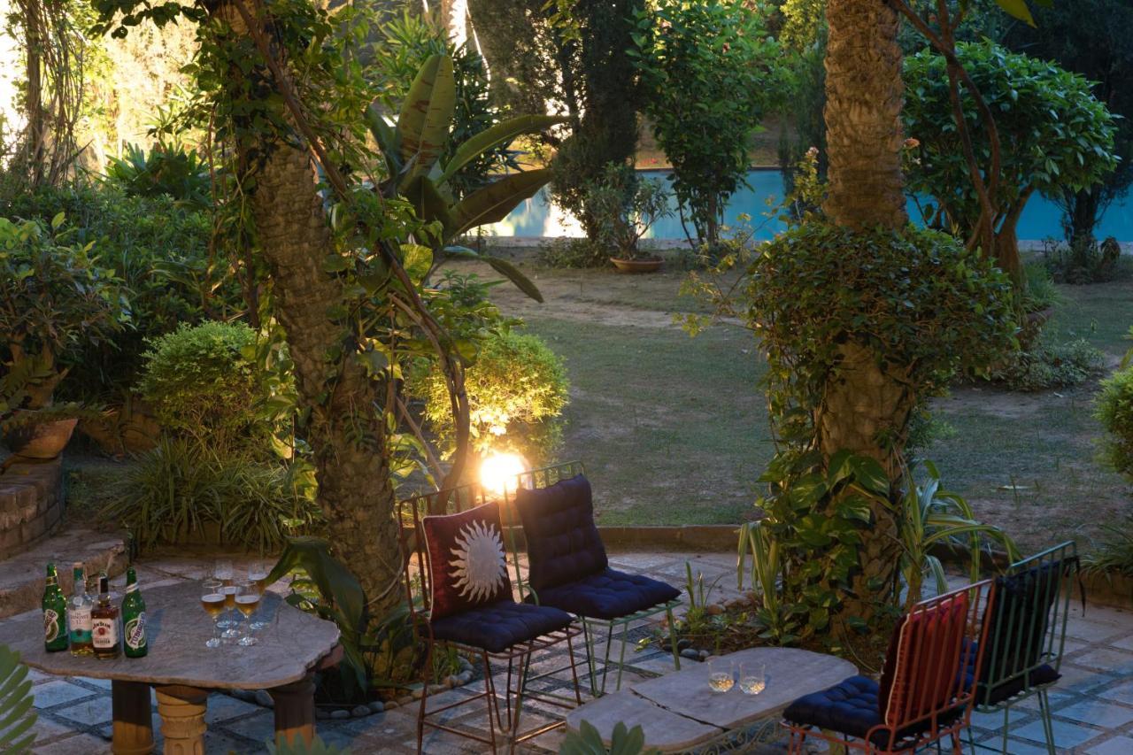 Hostie Chinar Haveli - Heritage Home With Pool, Gurgaon Eksteriør billede